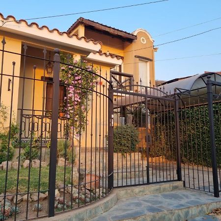 Hostal Las Rosas Salta Eksteriør bilde